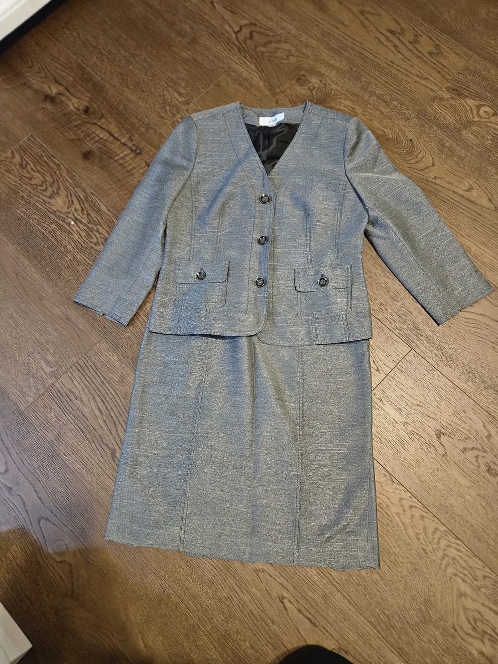 Le Suit Gray Women's Suit Jacket with Black Lining